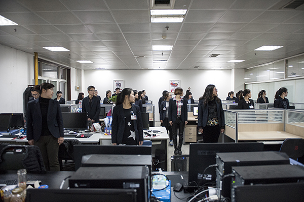 頸部運動.jpg 頸部運動.jpg