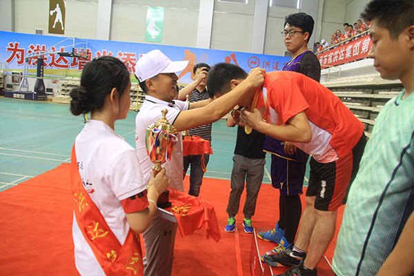 頒獎(jiǎng).jpg 頒獎(jiǎng).jpg